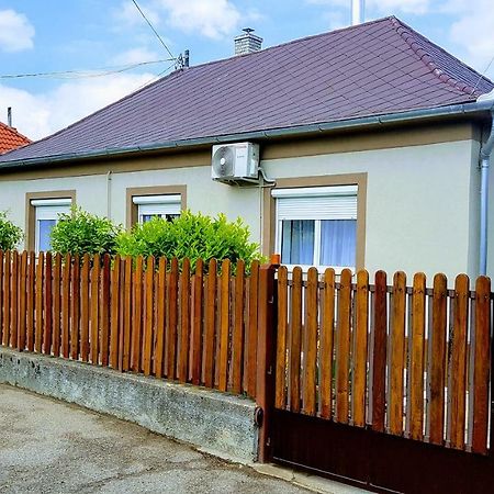 Tini Apartman Balatonfüred Exterior foto